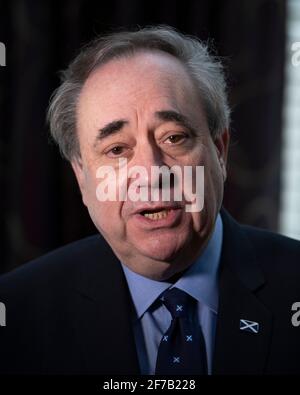 Aberdeenshire, Écosse, Royaume-Uni. 6 avril 2021. PHOTO : Alex Salmond, chef du parti Alba et ancien Premier ministre d'Écosse et ancien chef du parti national écossais (SNP), prenant la parole lors d'une interview avec Good Morning Britain (GMB) au sujet du lancement du parti Alba et de l'anniversaire de la Déclaration d'Arbroath. Crédit: Colin D Fisher crédit: Colin Fisher/Alay Live News Banque D'Images