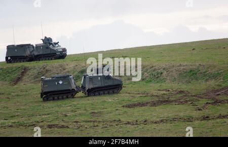 Armée britannique BvS10 véhicule blindé tout terrain Viking lors d'un exercice militaire Banque D'Images