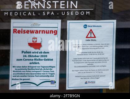 22 mars 2021, Mecklembourg-Poméranie occidentale, Koserow: Le terrain de l'hôtel 'Hanse Kogge' à Koserow sur l'île de la mer Baltique d'Usedom. En raison des mesures de protection de Corona, les entreprises touristiques restent fermées aux vacanciers. Photo: Jens Büttner/dpa-Zentralbild/ZB Banque D'Images