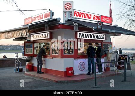 Fortuna Bud, kiosque au Rhin, Allemagne, Rhénanie-du-Nord-Westphalie, Basse-Rhin, Düsseldorf Banque D'Images