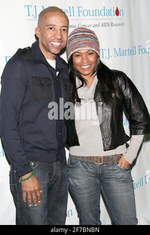 New York, NY, États-Unis. 2 mars 2008. Vice-président exécutif de Warner Music Group, Kevin Liles, actrice, Nia long à la 9e Journée annuelle de la famille de la TJ Martell Foundation à Roseland. Crédit : Steve Mack/Alamy Banque D'Images