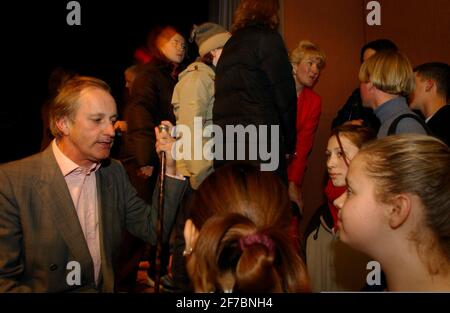 NEIL ET CHRISTINE HAMILTON PARLENT À DES ÉTUDIANTS DE L'UNIVERSITÉ DE LONDRES. 8/11/01 PILSTON Banque D'Images