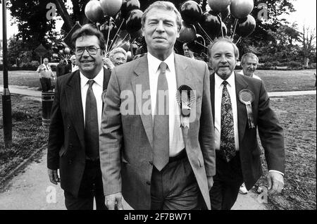 Paddy Ashdown, député, avec David Chidgey Eastleigh, par candidat à l'élection Et Tony Barrow, candidat libéral démocrate à l'euro Banque D'Images