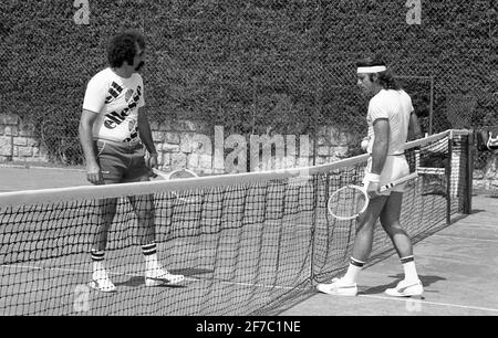 Guillermo Vilas, légende Argentine du tennis, avec son entraîneur Ilie Nastase Banque D'Images