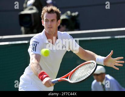 WIMBLEDON 2010. 2E JOUR 22/6/2010 ANDY MURRAY PENDANT SON MATCH AVEC JAN HAJEK. PHOTO DAVID ASHDOWN Banque D'Images