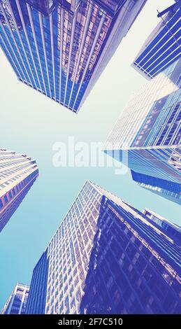 Vue sur les gratte-ciel de Manhattan, image colorée, New York City, États-Unis. Banque D'Images