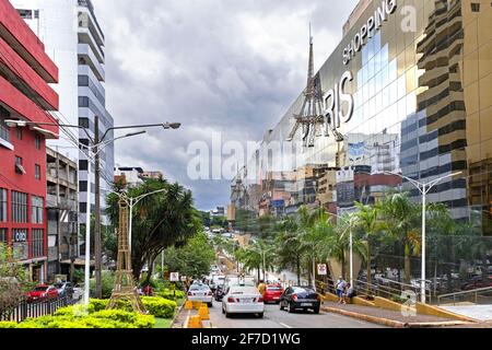 Centre commercial hors taxe Shopping Paris dans la ville Ciudad del Este, Alto Paraná, Paraguay Banque D'Images