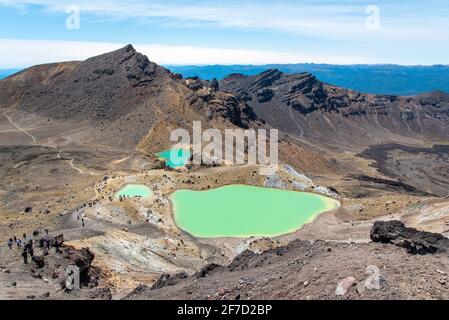 Vue sur les lacs Emerald à Tongariro Alpine Crossing, île du Nord de la Nouvelle-Zélande Banque D'Images