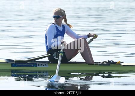 GRETA JAANSON d'Estonie en action lors de l'épreuve préliminaire des Sculpts uniques des femmes à la régate de qualification olympique européenne du lac Varèse le 5 avril 2021 à Varèse, Italie Banque D'Images