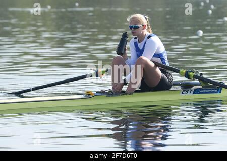 GRETA JAANSON d'Estonie en action lors de l'épreuve préliminaire des Sculpts uniques des femmes à la régate de qualification olympique européenne du lac Varèse le 5 avril 2021 à Varèse, Italie Banque D'Images