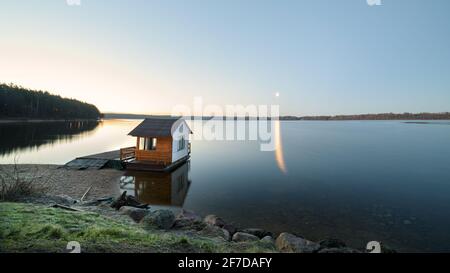 Merveilleux matin de printemps près du lagon de Kaunas. Banque D'Images