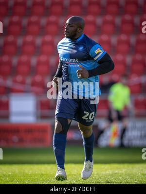 Rotherham, Royaume-Uni. 05 avril 2021. Adebayo Akinfenwa de Wycombe Wanderers pendant le championnat Sky Bet derrière des portes fermées, match entre Rotherham United et Wycombe Wanderers au New York Stadium, Rotherham, Angleterre, le 5 avril 2021. Photo d'Andy Rowland. Crédit : Prime Media Images/Alamy Live News Banque D'Images