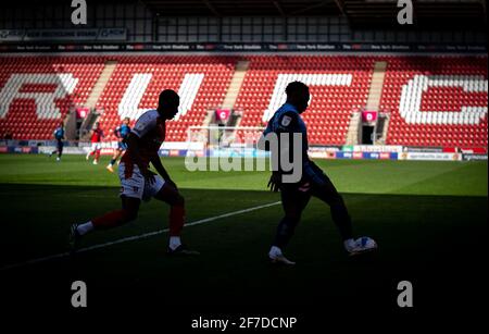 Rotherham, Royaume-Uni. 05 avril 2021. Match à l'action pendant le Sky Bet Championship derrière des portes fermées match entre Rotherham United et Wycombe Wanderers au New York Stadium, Rotherham, Angleterre, le 5 avril 2021. Photo d'Andy Rowland. Crédit : Prime Media Images/Alamy Live News Banque D'Images