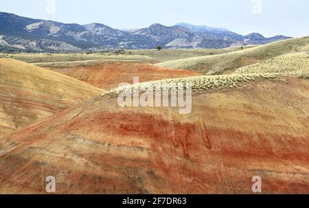 Titre: Painted Hills, un monument géologique naturel, une des merveilles naturelles de l'état de l'Oregon, Etats-Unis Banque D'Images