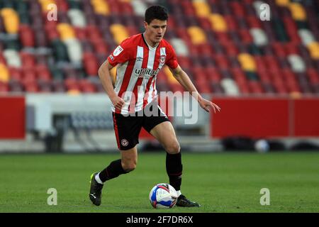 Londres, Royaume-Uni. 06e avril 2021. Christian Norgaard de Brentford en action pendant le match. EFL Skybet Championship Match, Brentford / Birmingham City au Brentford Community Stadium, Brentford à Londres, le mardi 6 avril 2021. Cette image ne peut être utilisée qu'à des fins éditoriales. Utilisation éditoriale uniquement, licence requise pour une utilisation commerciale. Aucune utilisation dans les Paris, les jeux ou les publications d'un seul club/ligue/joueur. photo par Steffan Bowen/Andrew Orchard sports photographie/Alay Live news crédit: Andrew Orchard sports photographie/Alay Live News Banque D'Images