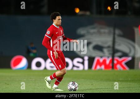 Madrid, Espagne. 06e avril 2021. Trent Alexander-Arnold de Liverpool pendant la Ligue des champions de l'UEFA, quart de finale, match de football de la 1ère jambe entre Real Madrid et Liverpool FC le 6 avril 2021 au stade Alfredo Di Stefano à Valdebebas, Madrid, Espagne - photo Oscar J Barroso / Espagne DPPI / DPPI / LiveMedia crédit: Agence photo indépendante/Alamy Live News Banque D'Images