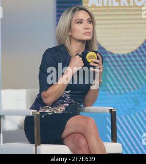 New York, NY, États-Unis. 06e avril 2021. Amy Robach à Good Morning America à New York le 06 avril 2021 crédit: RW/Media Punch/Alay Live News Banque D'Images