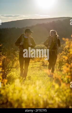 Couple randonnée au Mont Rogers en Virginie. Banque D'Images