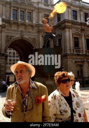 'HELL BENT' PAR DAVID MACH, PARTIE DE L'EXPOSITION D'ÉTÉ RA.28/5/03 PILSTON Banque D'Images