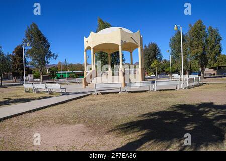 Kiosque sur la place publique Villa Hidalgo MOP. Villa Hidalgo, Sonora Mexique. . (Photo: LuisGutierrez / NortePhoto.com) Kiosco en la plaza publica Villa Hidalgo MOP. Villa Hidalgo, Sonora Mexique. . (Photo: LuisGutierrez/NortePhoto.com) Banque D'Images