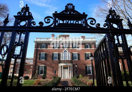 La porte en fer marquait l'une des entrées de Harvard Yard De l'Université Harvard.Cambridge.Massachusetts.USA Banque D'Images
