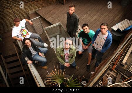 Elmore Judd....(l à r)Enrique Joyette, Chris Morphitis, Jesse Hackett, Leon de Bretagne, Louis Slipperz et Tom Skinner. photo David Sandison 17/6/2007 Banque D'Images