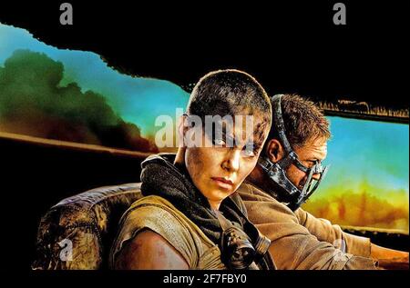 MAD MAX; FURY ROAD 2015 Warner Bros film de photos avec Charlize Theron et Tom Hardy Banque D'Images