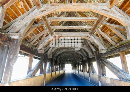 Pont de Berne : le plus ancien pont de Fribourg, toujours en bois. À l'origine, le pont tel qu'il est aujourd'hui date de 1653. Canton de Fribourg, Suisse. Banque D'Images