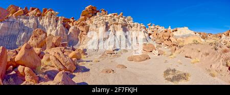 Une crête dans le Devil's Playground de griffons qui ressemblent à des gobelins, Petrified Forest National Park, Arizona, États-Unis Banque D'Images