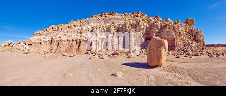 Panorama d'une crête dans le Devil's Playground of crumbling Hoodoos, Petrified Forest National Park, Arizona, États-Unis d'Amérique, Amérique du Nord Banque D'Images