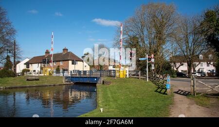 Kennett et Avon Canal, Aldermaston Wharf, Berkshire, Angleterre, Royaume-Uni. 2021. Village pittoresque d'Aldermaston Wharf le long du canal Kennet et Avon Banque D'Images