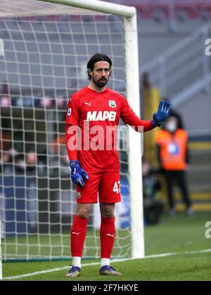 MILAN, ITALIE - AVRIL 7 : gardien de but Andrea Consigli de Sassuolo pendant la série UN match entre Internazionale et Sassuolo au Stadio Giuseppe Meazza le 7 avril 2021 à Milan, Italie (photo de Ciro Santangelo/Orange Pictures) Banque D'Images