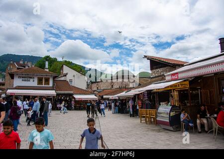 Centre de Bascarsija plein de touristes pendant l'été à Sarajevo capitale de la Bosnie 2019.06.24 Banque D'Images