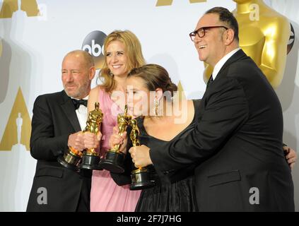 Oscar Winners Producers Spotlight Michael Sugar, Steve Golin, Nicole Rocklin, Blye Pagon Faust dans la salle de presse lors de la 88e cérémonie des Oscars, qui s'est tenue au Dolby Theatre, le dimanche 28 février 2016 à Hollywood, Californie. Photo de Jennifer Graylock-Graylock.com 917-519-7666 Banque D'Images