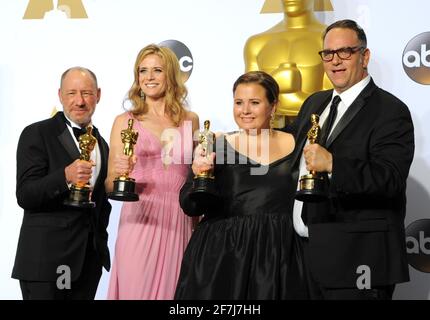 Oscar Winners Producers Spotlight Michael Sugar, Steve Golin, Nicole Rocklin, Blye Pagon Faust dans la salle de presse lors de la 88e cérémonie des Oscars, qui s'est tenue au Dolby Theatre, le dimanche 28 février 2016 à Hollywood, Californie. Photo de Jennifer Graylock-Graylock.com 917-519-7666 Banque D'Images