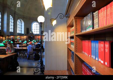 La salle de lecture principale de Bates Hall à Boston Central Library.Back Bay.Boston.Massachusetts.USA Banque D'Images