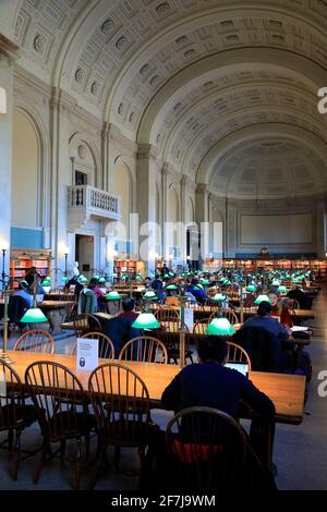 Bates Hall de la bibliothèque publique de Boston.Boston.Massachusetts.USA Banque D'Images