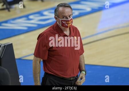 Southern California Trojans Directeur de l'information sportive Dave Tuttle lors d'un match de basket-ball NCAA, samedi 6 mars 2021 à Los Angeles. USC vaincu Banque D'Images