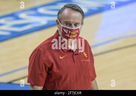 Southern California Trojans Directeur de l'information sportive Dave Tuttle lors d'un match de basket-ball NCAA, samedi 6 mars 2021 à Los Angeles. USC vaincu Banque D'Images