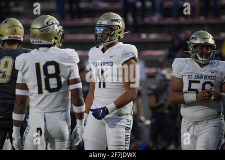 St. John Bosco Braves Tight End Matayo Uiagalelei (11) lors d'un match de football de l'école secondaire, samedi 20 mars 2021 à Santa Ana, en Californie St. John Bosco Banque D'Images