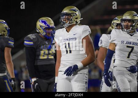 St. John Bosco Braves Tight End Matayo Uiagalelei (11) lors d'un match de football de l'école secondaire, samedi 20 mars 2021 à Santa Ana, en Californie St. John Bosco Banque D'Images