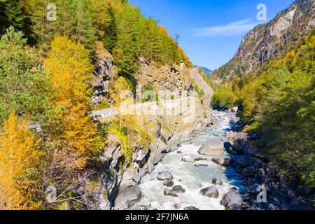 Rivière Inguri (Enguri), région de Svaneti, Géorgie Banque D'Images