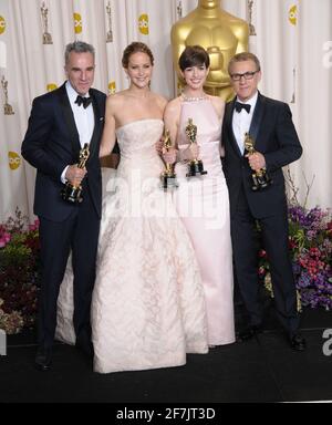 Daniel Day-Lewis, Jennifer Lawrence, Anne Hathaway, Christoph Waltz à la salle de presse 85e Academy Awards 2013 - Oscars - au Dolby Theatre de LA Banque D'Images