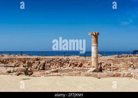 Vieux pilars dans les ruines du parc archéologique de Kato Paphos dans Île de Chypre Banque D'Images