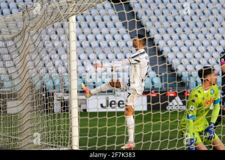 Naples, Piémont, Italie. 7 avril 2021. Lors du match de football italien Serie A FC Juventus contre SSC Napoli le 7 avril 2021 au stade Allianz de Turin.in photo: Cristiano Ronaldo crédit: Fabio Sasso/ZUMA Wire/Alay Live News Banque D'Images