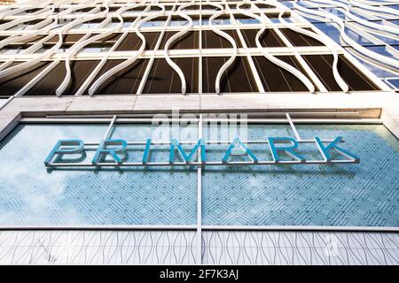 Premier grand magasin de la chaîne Primark en République tchèque. Il est situé sur la place Venceslas de Prague. (CTK photo/Tomas Cerny) Banque D'Images