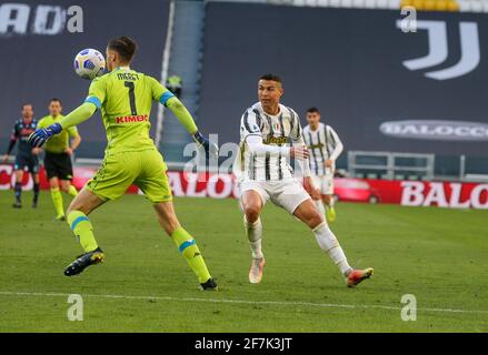 Naples, Piémont, Italie. 7 avril 2021. Lors du match de football italien Serie A FC Juventus contre SSC Napoli le 7 avril 2021 au stade Allianz de Turin.in photo: Cristiano Ronaldo crédit: Fabio Sasso/ZUMA Wire/Alay Live News Banque D'Images