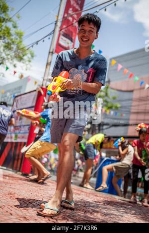 BANGKOK, THAÏLANDE - 13 avril 2013 : Songkran à Bangkok, Thaïlande, le 13 avril 2013. Banque D'Images