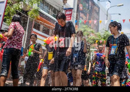 BANGKOK, THAÏLANDE - 13 avril 2013 : Songkran à Bangkok, Thaïlande, le 13 avril 2013. Banque D'Images