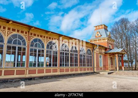 Façade de l'ancienne gare ferroviaire ancienne. Haapsalu, Estonie, Etats baltes, Europe Banque D'Images